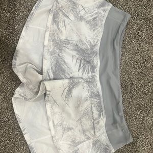 size 6 lululemon running shorts